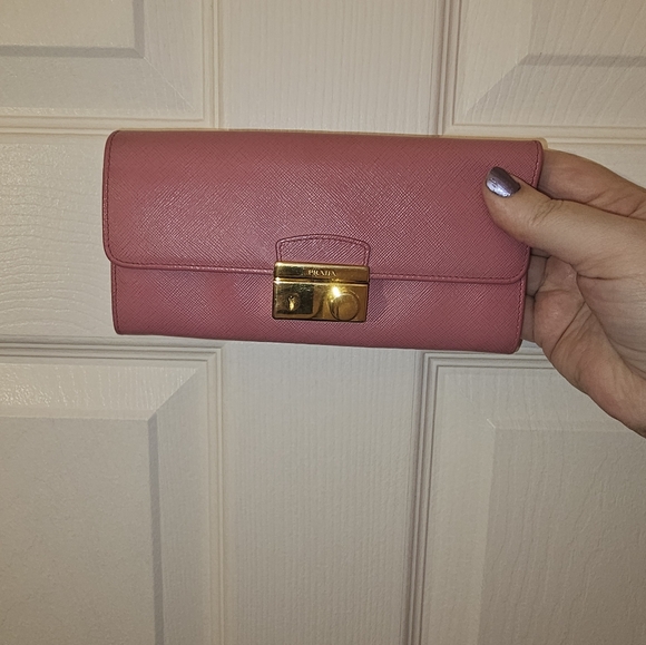 Prada Pink Wallet with Fun Snap Closure - Picture 2 of 9